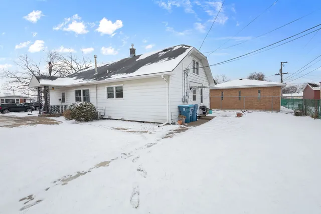 $189,900 | 606 De Angelis Court, Chicago Heights, IL 60411