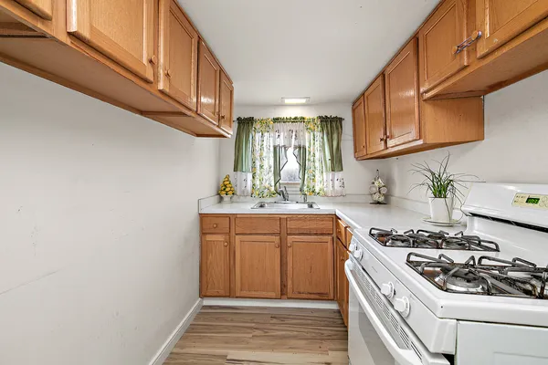 $179,900 | 606 De Angelis Court, Chicago Heights, IL 60411