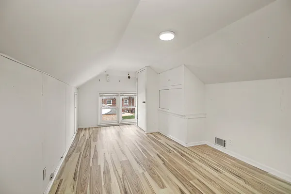 $179,900 | 606 De Angelis Court, Chicago Heights, IL 60411