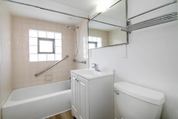 $179,900 | 606 De Angelis Court, Chicago Heights, IL 60411