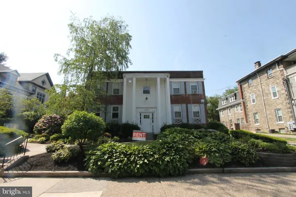 $1,325 | 139 West Tulpehocken Street, Unit E2, Philadelphia, PA 19144