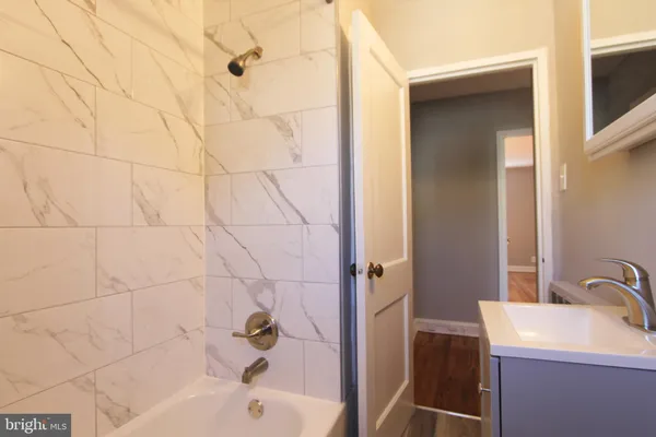 $1,325 | 139 West Tulpehocken Street, Unit E2, Philadelphia, PA 19144