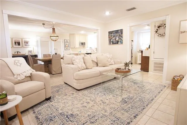 $2,300 | 4932 Trenton Street, Metairie, LA 70006