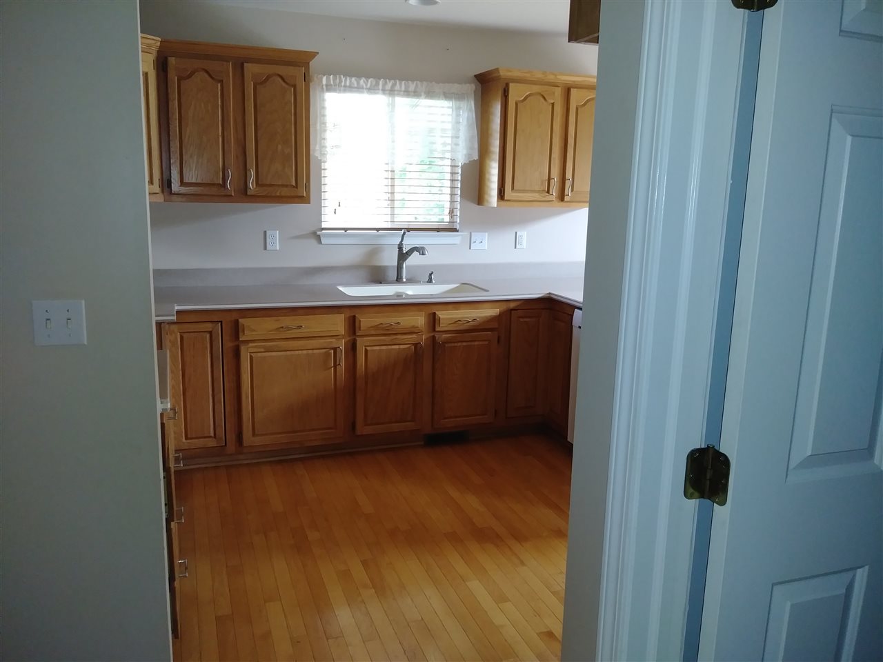 951 Clarkston Road Lake Orion, MI 48362 - Photo 6 of 18 50014881-5.JPG