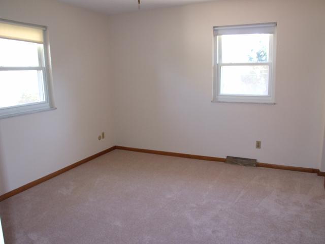 1362 Yorktown Road Columbus, OH 43232 - Photo 13 of 20 Gallery Image 13
