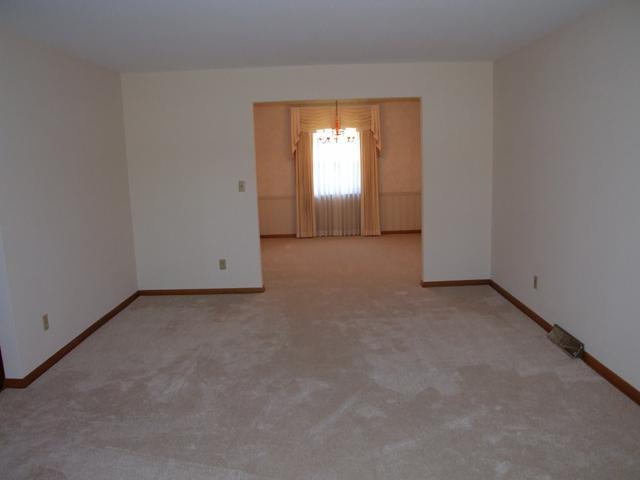 1362 Yorktown Road Columbus, OH 43232 - Photo 7 of 20 Gallery Image 7
