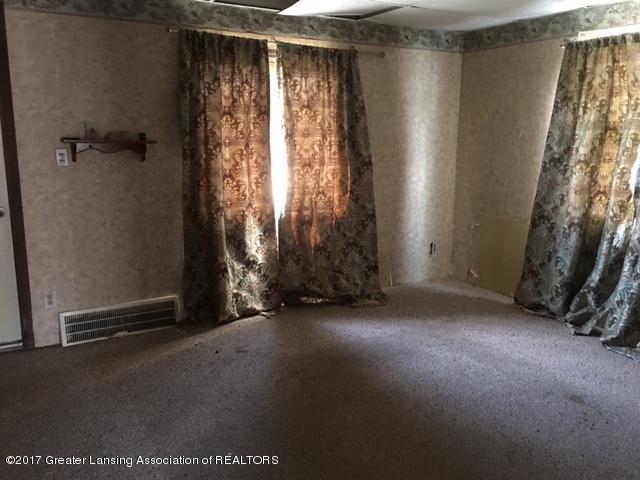 6250 South Morrice Road Perry, MI 48872 - Photo 8 of 9 Family Room