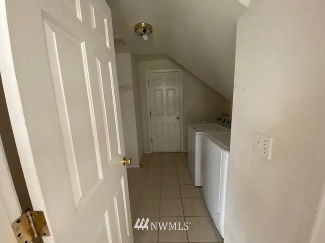 4306 Northeast 7th Place Renton, WA 98059 - Photo 4 of 13