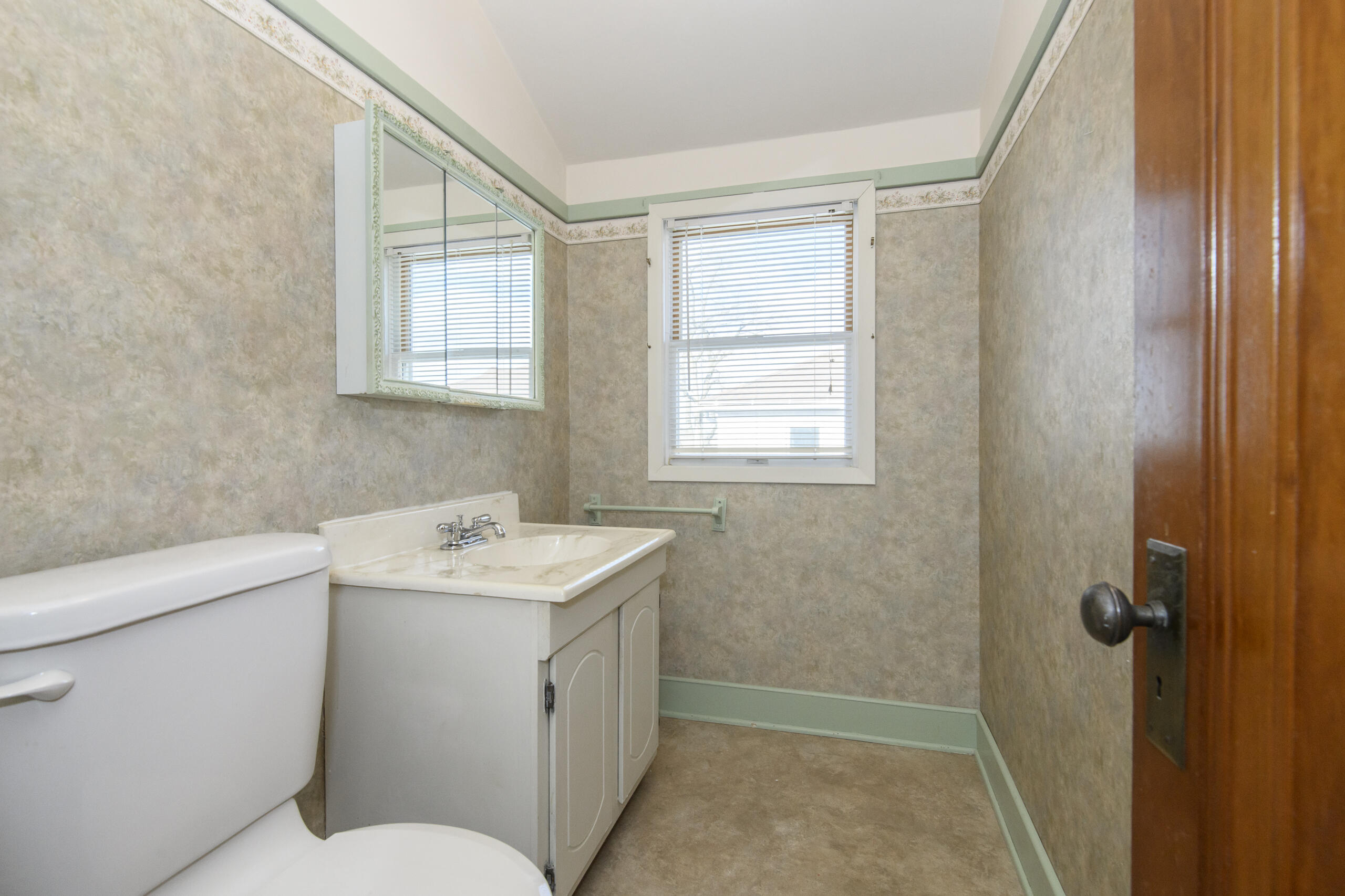 210 Chestnut Street Horicon, WI 53032 - Photo 31 of 54 Half Bath