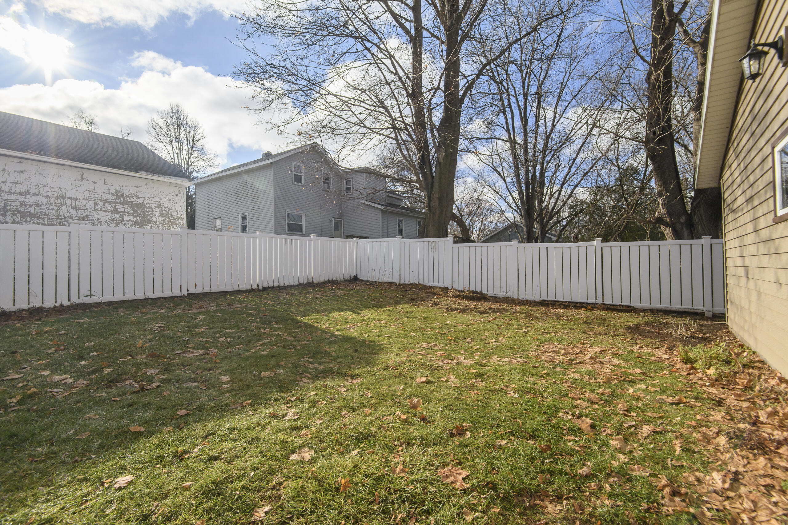 210 Chestnut Street Horicon, WI 53032 - Photo 35 of 54 Fenced Yard