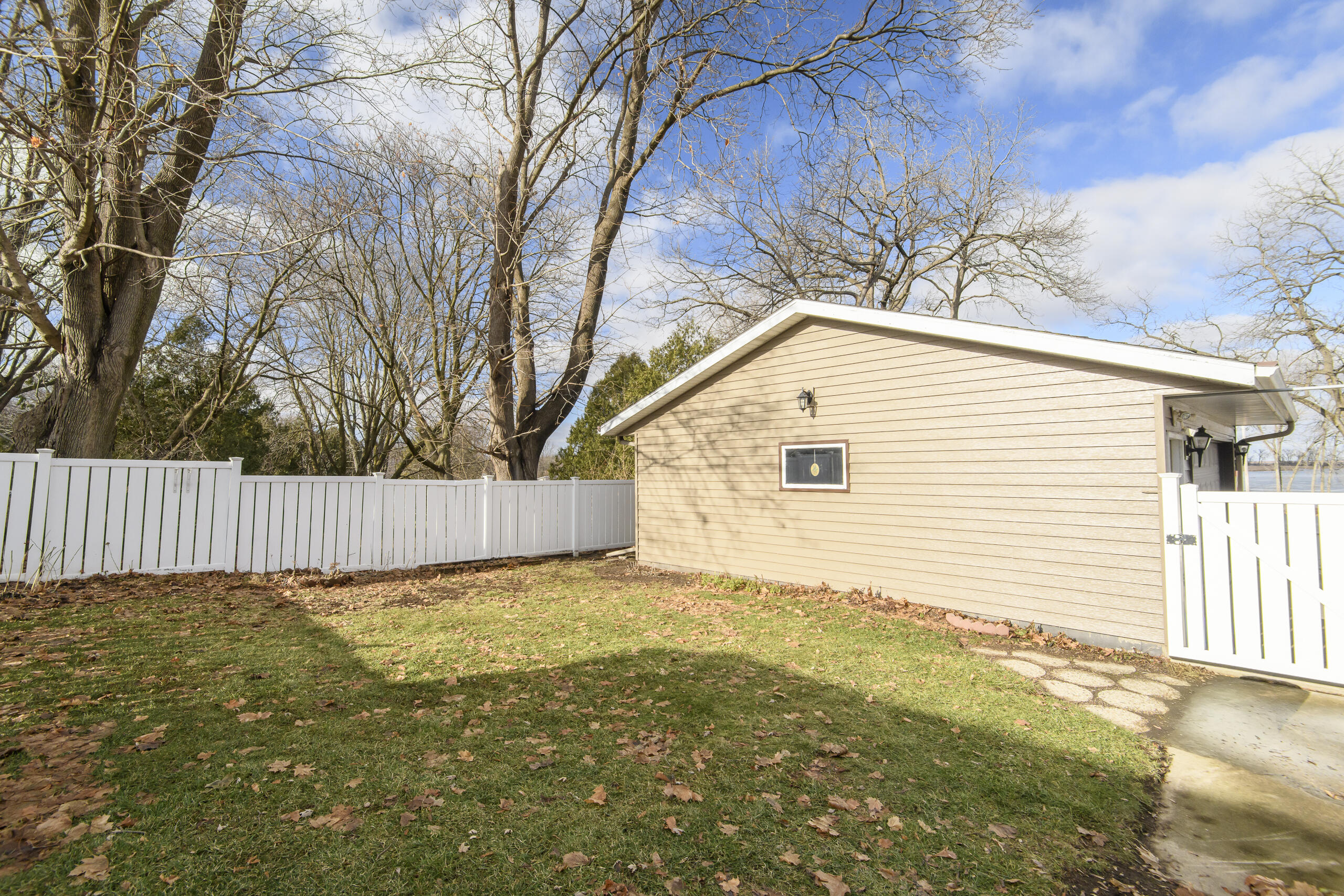 210 Chestnut Street Horicon, WI 53032 - Photo 37 of 54 Back