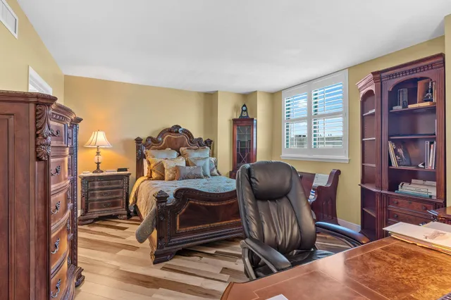 $324,900 | 300 South Duval Street, Unit 911, Tallahassee, FL 32301