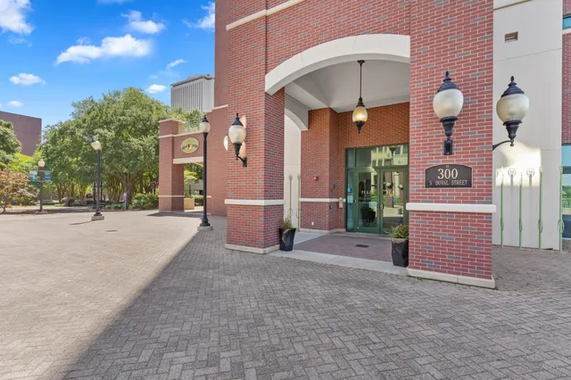 $324,900 | 300 South Duval Street, Unit 911, Tallahassee, FL 32301