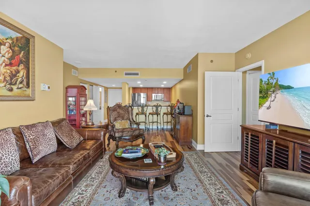 $324,900 | 300 South Duval Street, Unit 911, Tallahassee, FL 32301