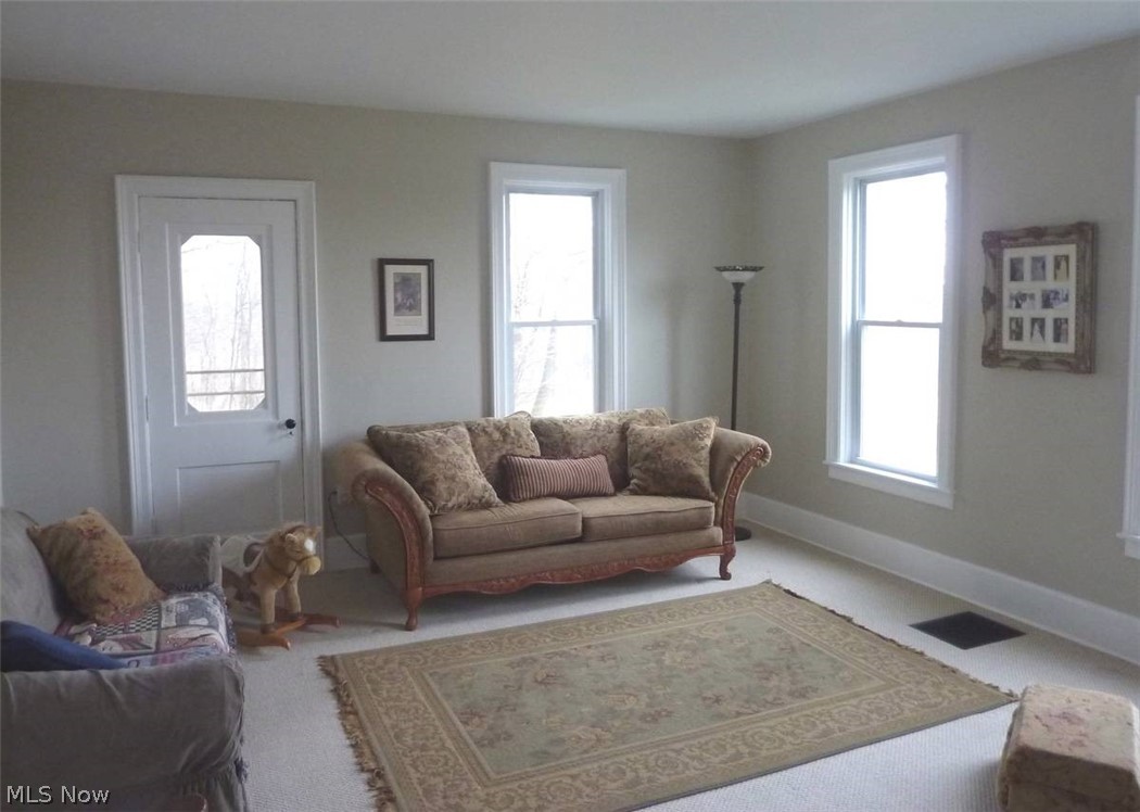 7237 Beach Road Wadsworth, OH 44281 - Photo 10 of 24 Gallery Image 10