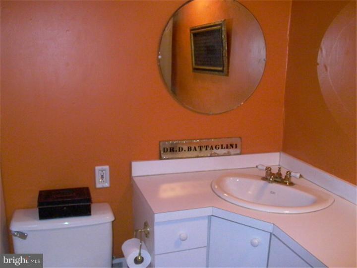 54 Grove Street Haddonfield, NJ 08033 - Photo 9 of 18 Gallery Image 9