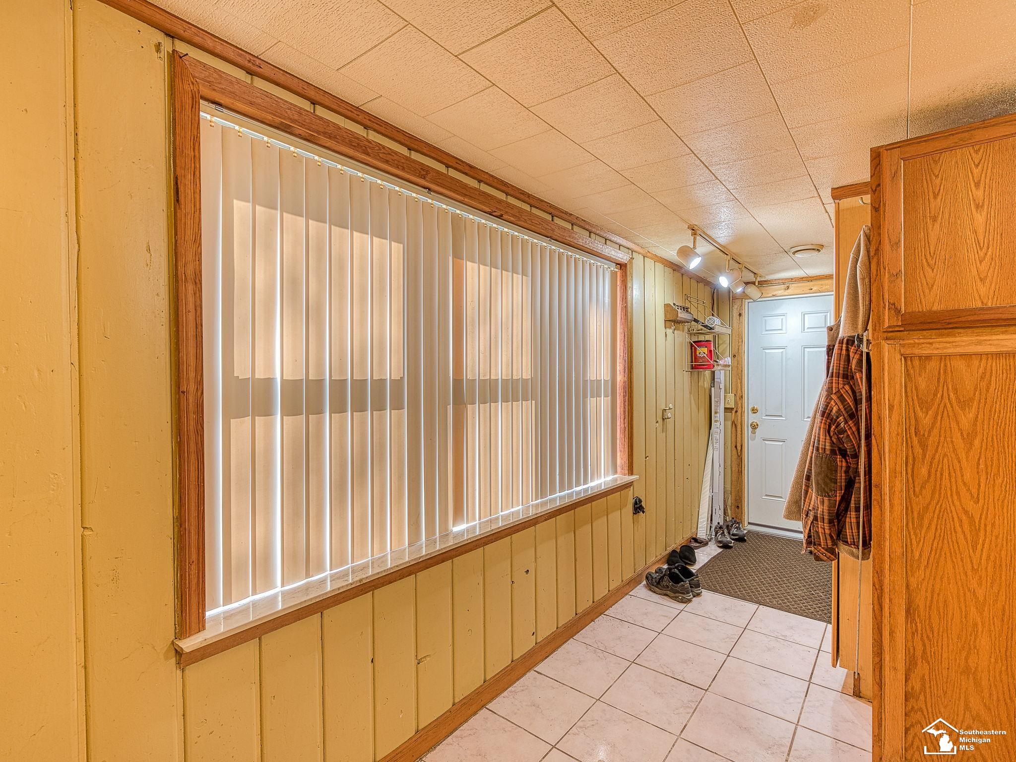 16898 Haggerty Road Belleville, MI 48111 - Photo 17 of 42 50101439-16.JPG