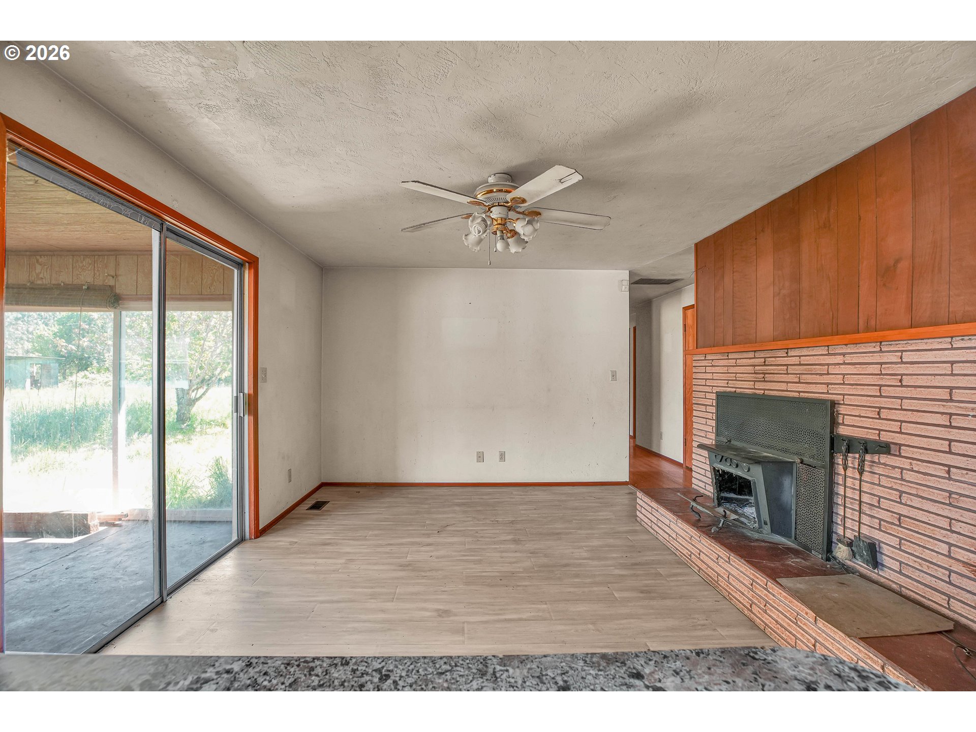 411 Baker Street Lebanon, OR 97355 - Photo 15 of 44