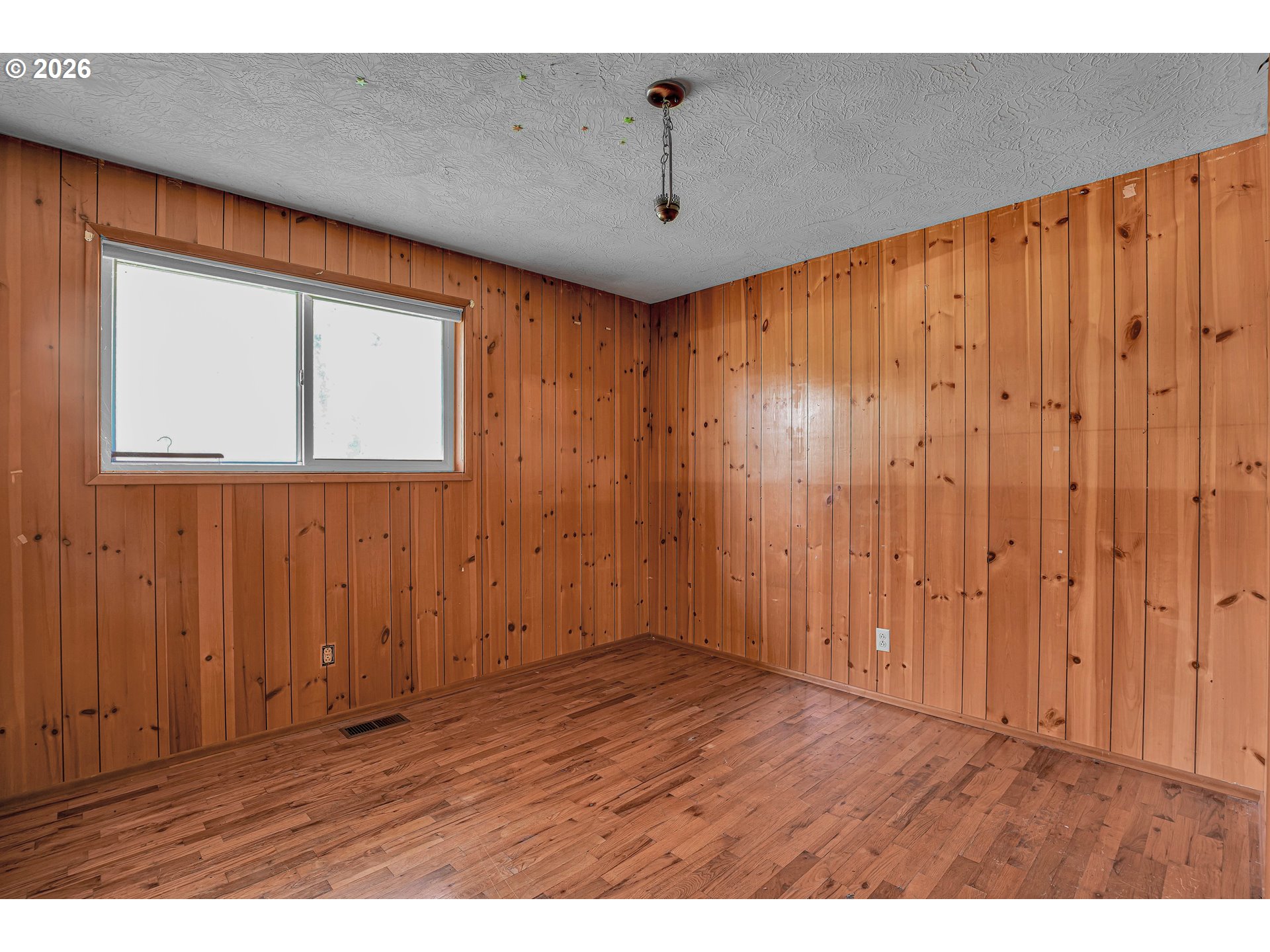 411 Baker Street Lebanon, OR 97355 - Photo 17 of 44