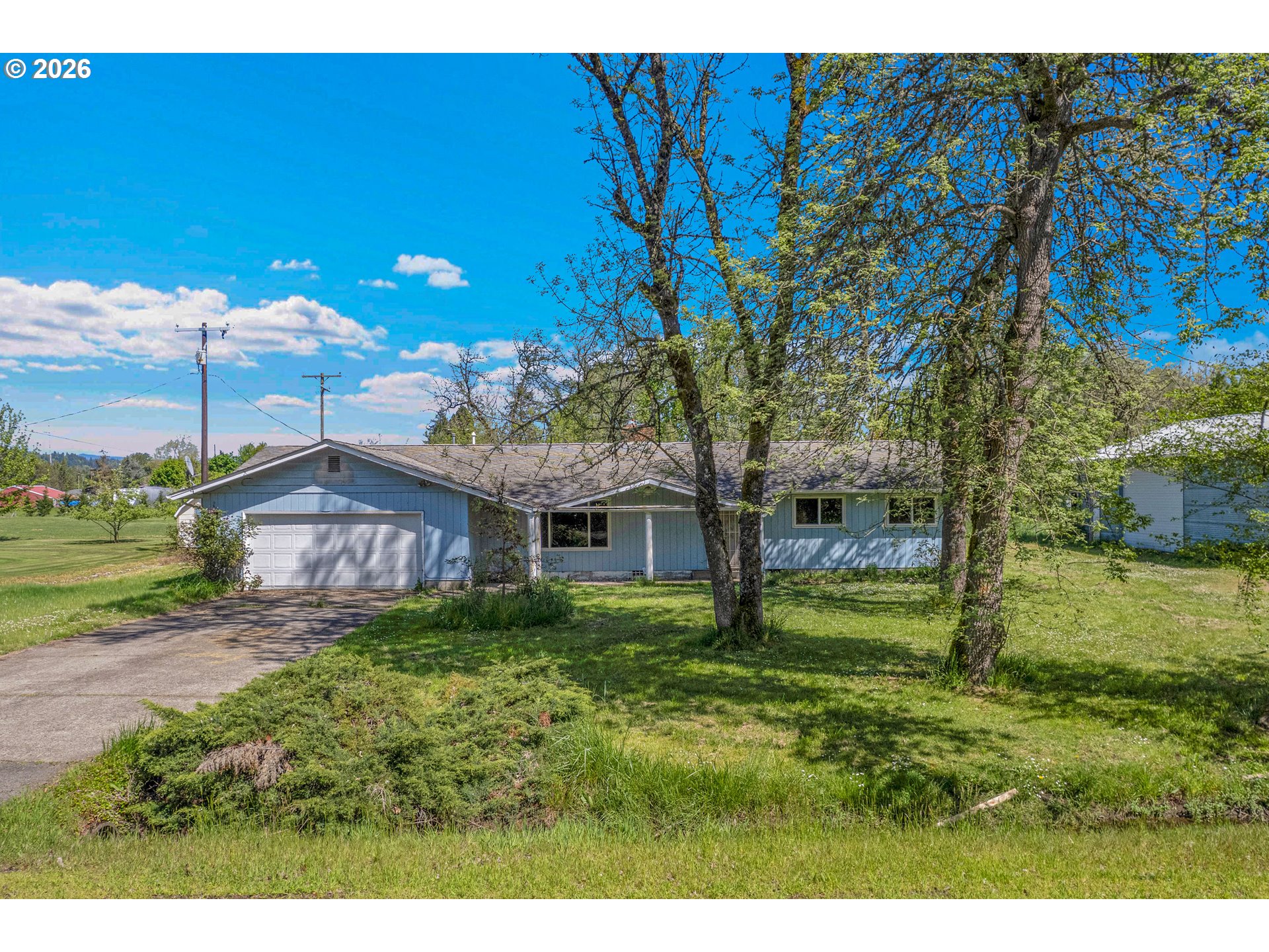 411 Baker Street Lebanon, OR 97355 - Photo 3 of 44
