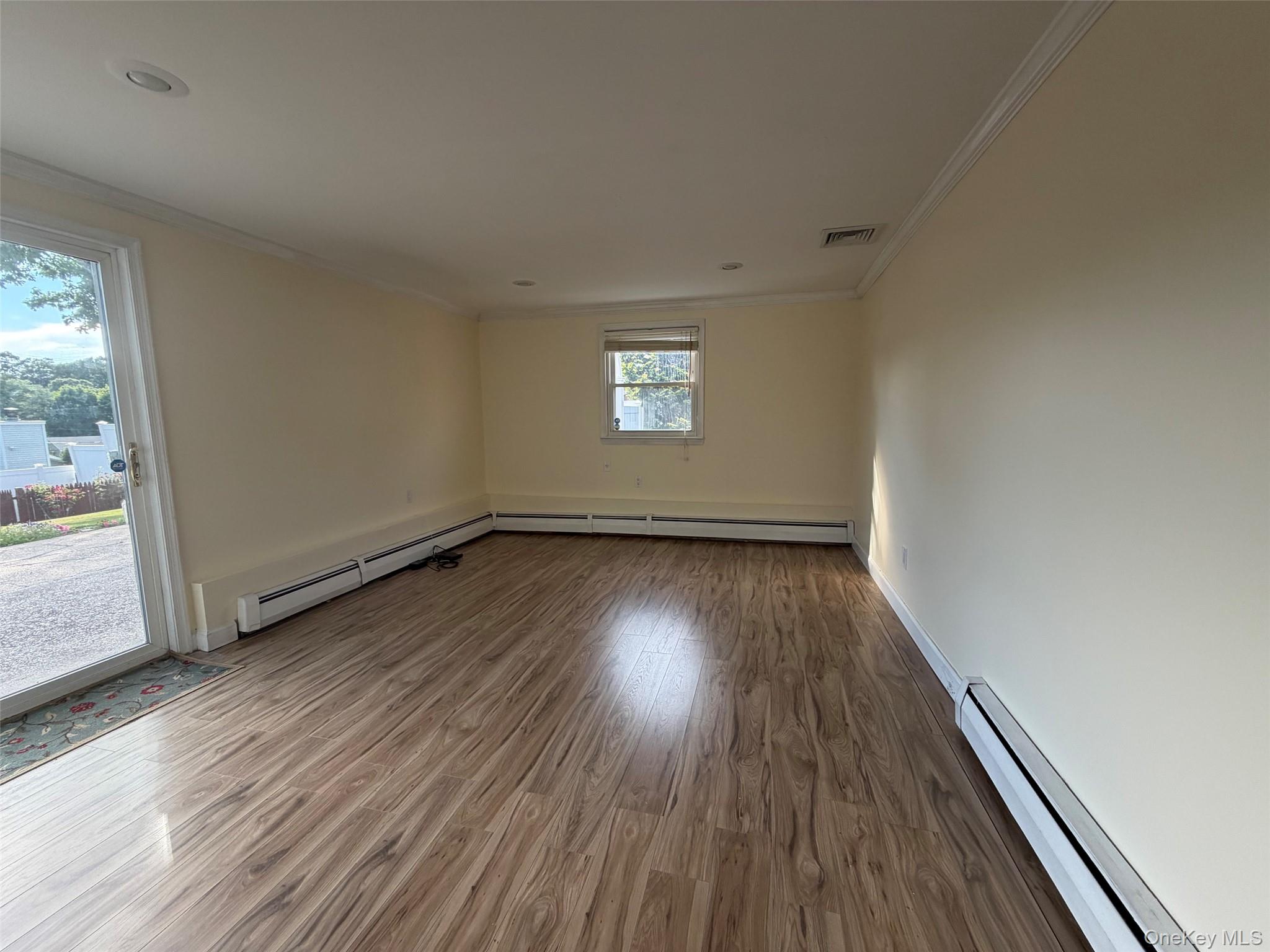 7 Plainview Road Bethpage, NY 11714 - Photo 16 of 23