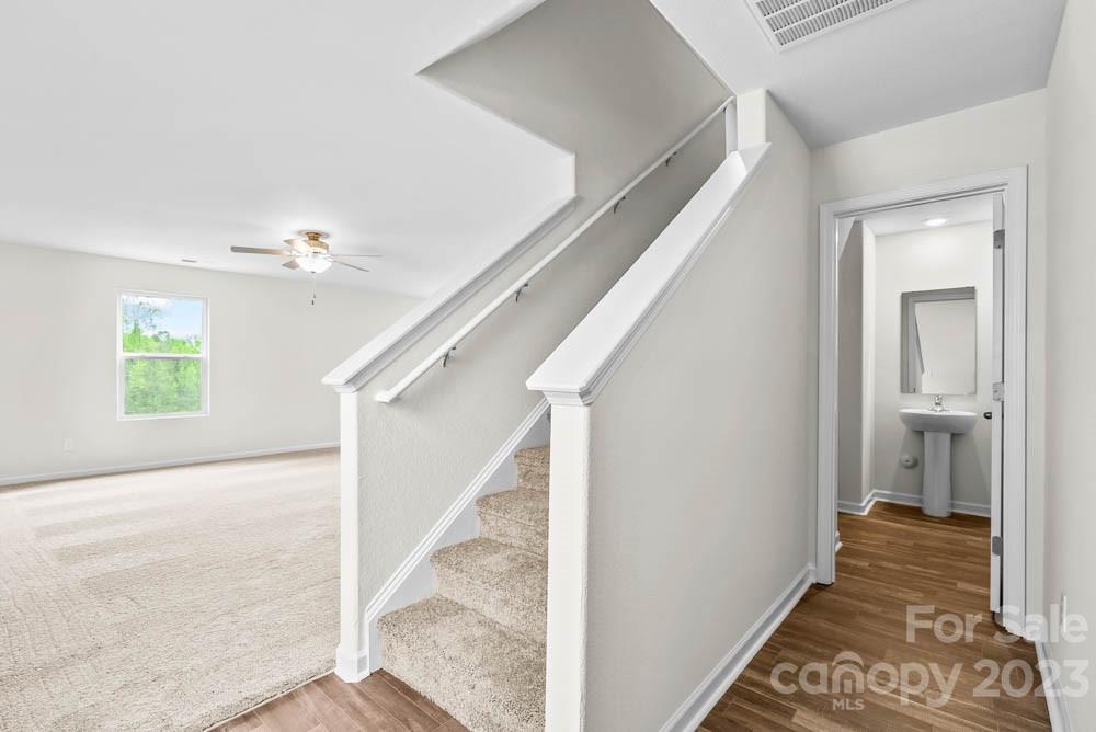 1112 Nia Road Charlotte, NC 28215 - Photo 11 of 14 Gallery Image 11