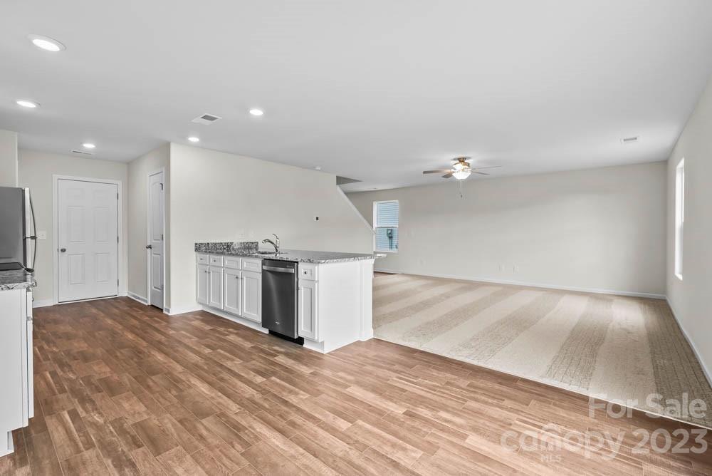 1112 Nia Road Charlotte, NC 28215 - Photo 8 of 14 Gallery Image 8