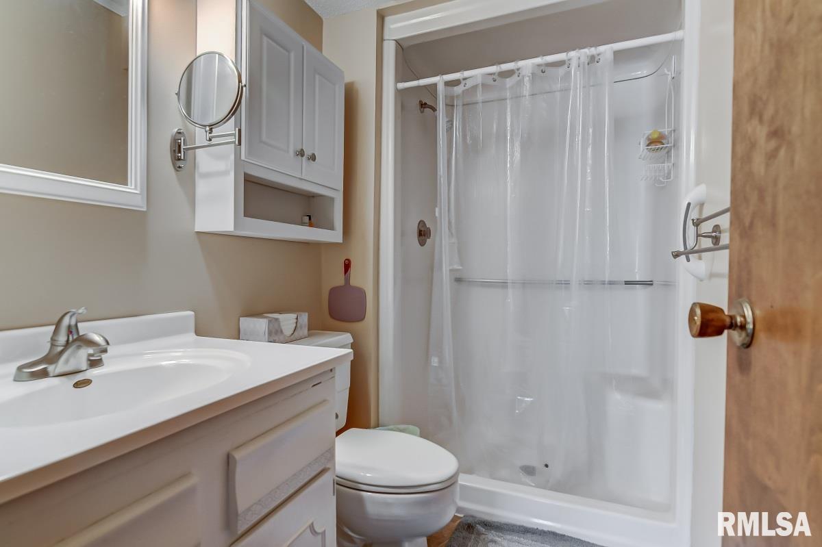 211 Golf Road, Unit A & B Springfield, IL 62704 - Photo 12 of 34 Gallery Image 12