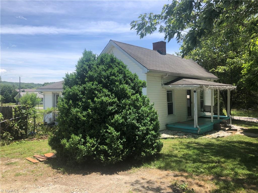 1391 Linville Road Mount Airy, NC 27030 - Photo 3 of 21 Gallery Image 3