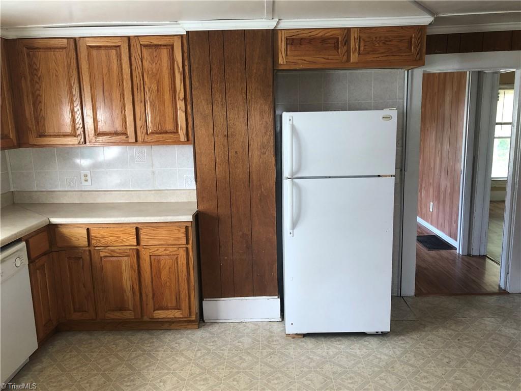 1391 Linville Road Mount Airy, NC 27030 - Photo 9 of 21 Gallery Image 9