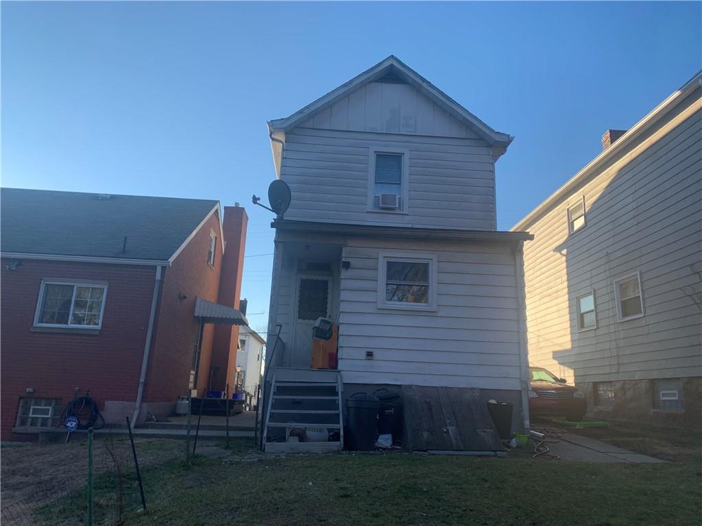 519 Center Street Rochester, PA 15074 - Photo 4 of 13
