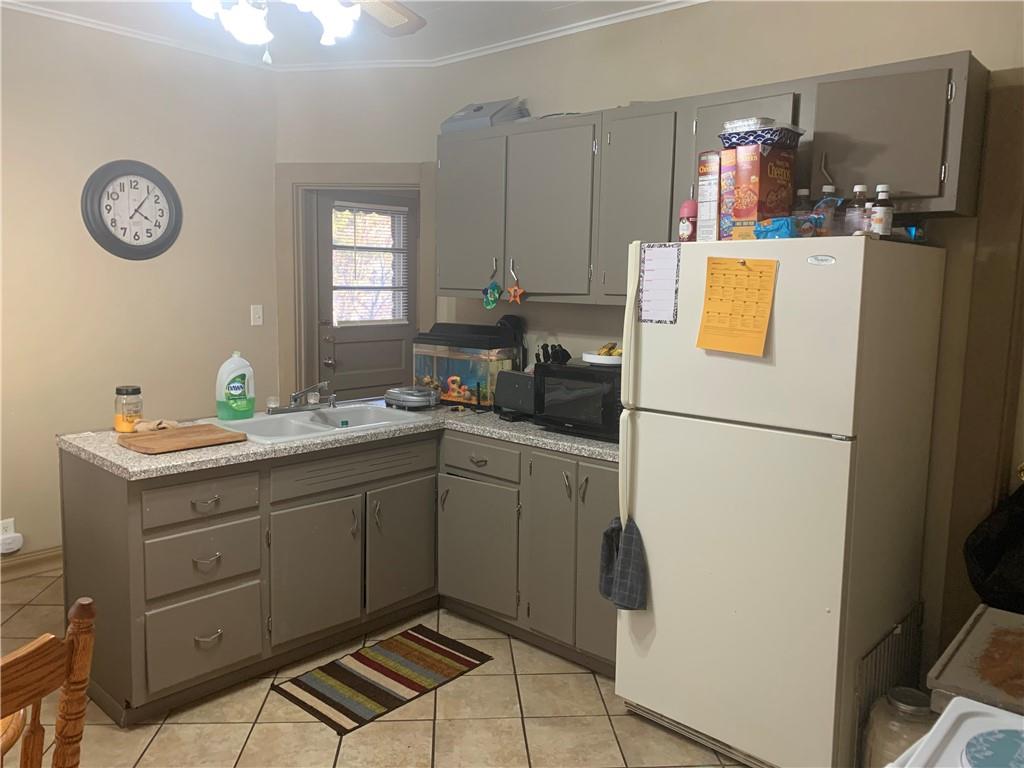 519 Center Street Rochester, PA 15074 - Photo 10 of 13