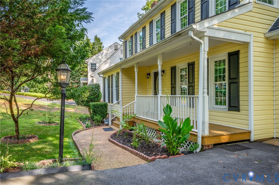 4820 Cedar Cliff Road Chester, VA 23831 - Photo 5 of 41 Charming Colonial-style residence featuring soft y