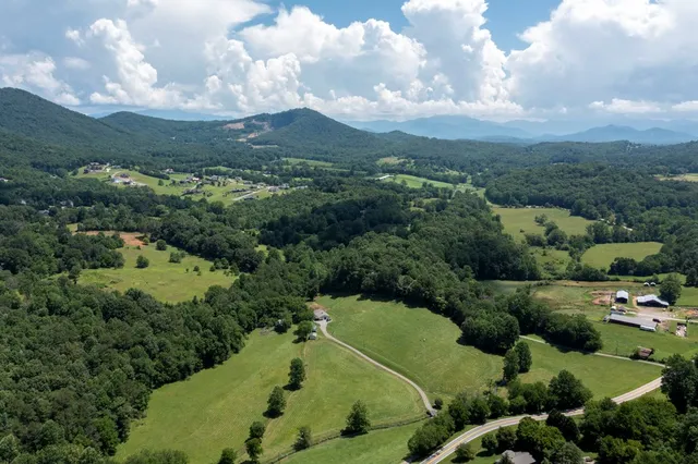 $450,000 | 1801 Bassett Lane, Young Harris, GA 30582