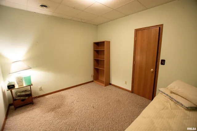 $300,000 | 591 Breezy Point Drive, Clinton, IA 52732