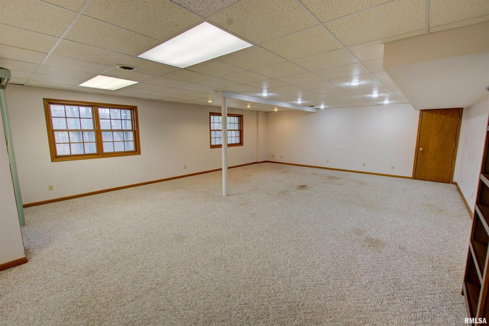 591 Breezypointe Drive Clinton, IA 52732 - Photo 24 of 62