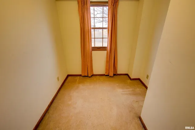 $300,000 | 591 Breezy Point Drive, Clinton, IA 52732