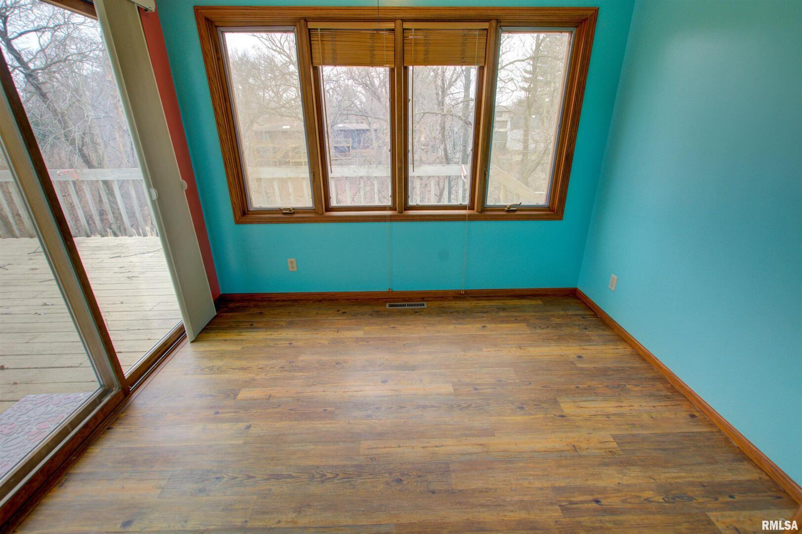 591 Breezypointe Drive Clinton, IA 52732 - Photo 44 of 62