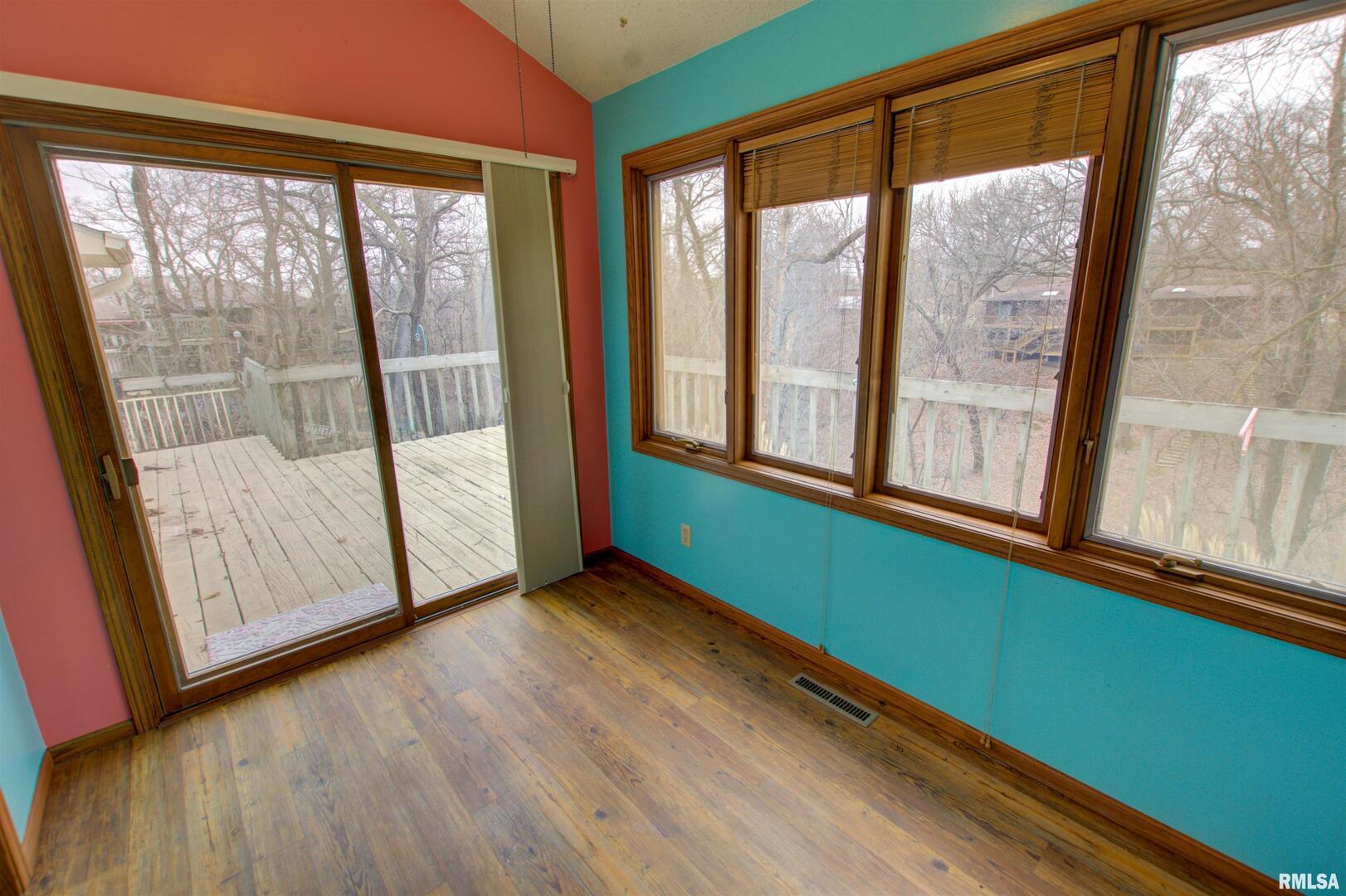 591 Breezypointe Drive Clinton, IA 52732 - Photo 45 of 62