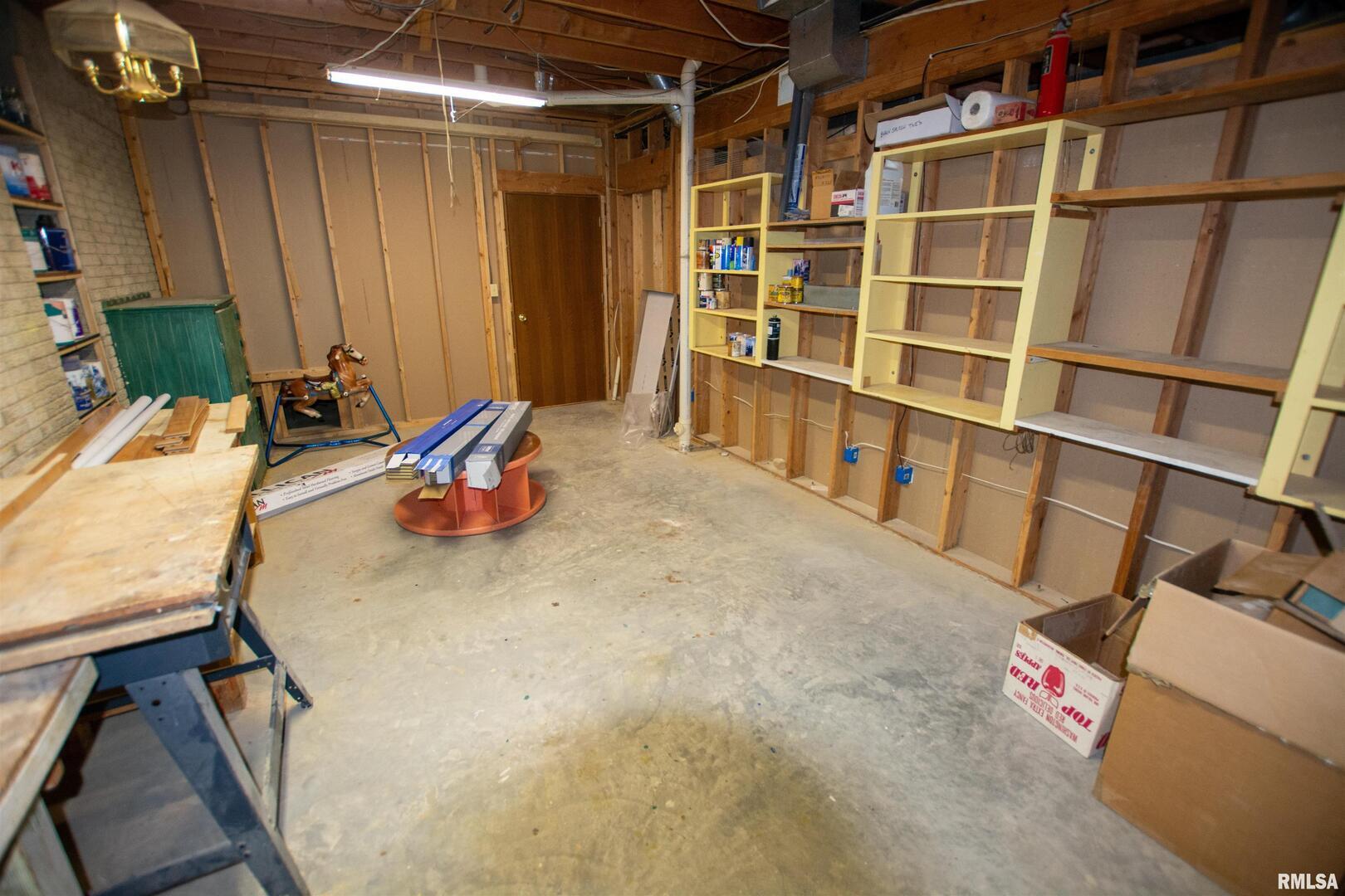 591 Breezypointe Drive Clinton, IA 52732 - Photo 60 of 62