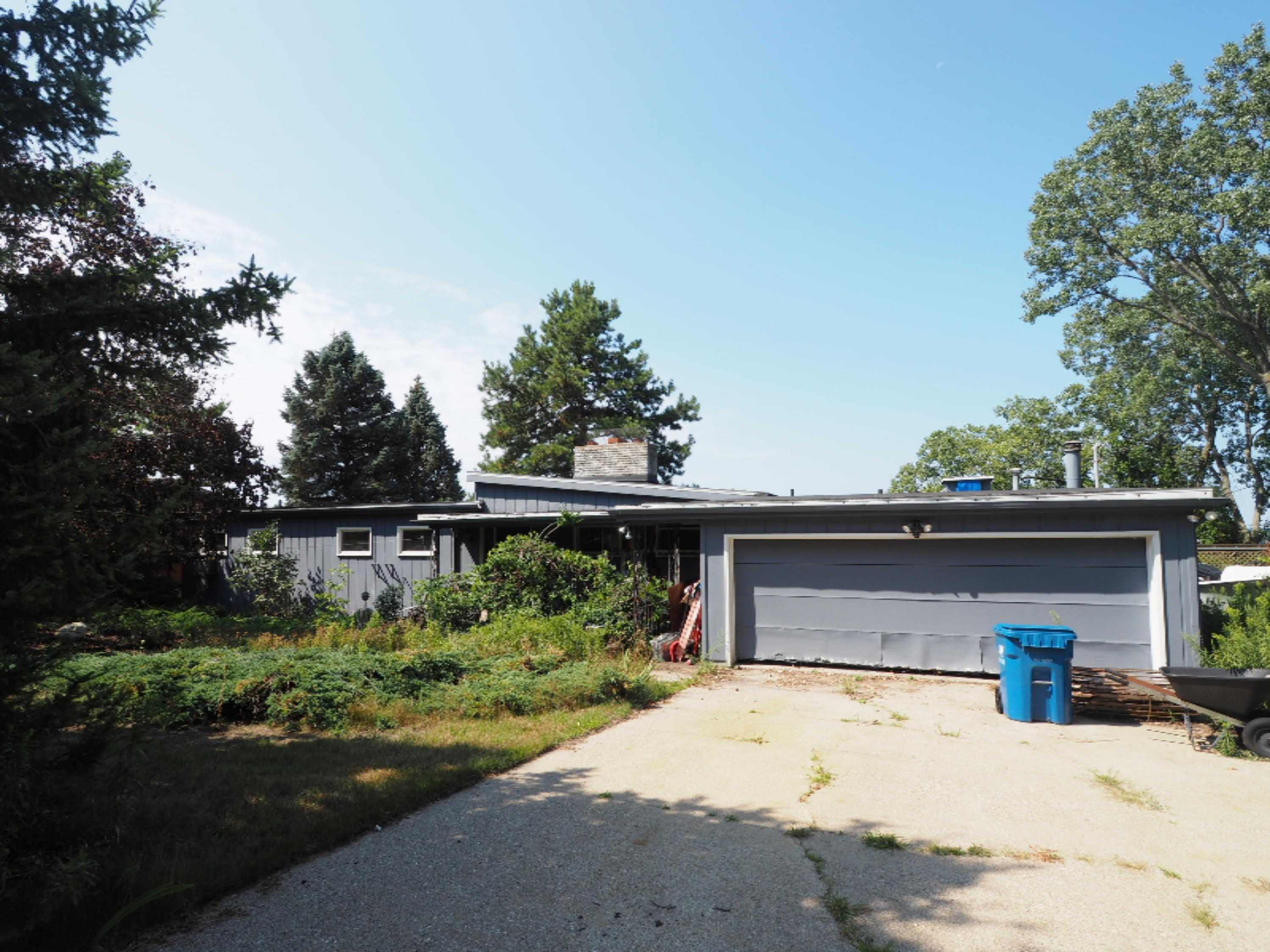 18427 North Shore Estates Road Spring Lake, MI 49456 - Photo 2 of 24 P1010057