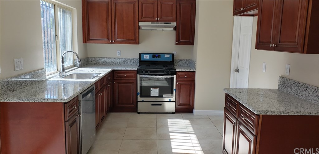 7913 Pinehurst Drive Highland, CA 92346 - Photo 4 of 14