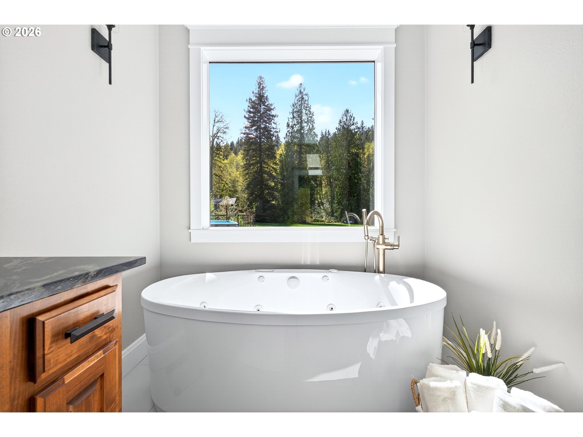 17150 Southeast Ten Eyck Road Sandy, OR 97055 - Photo 18 of 45 En Suite Bathroom