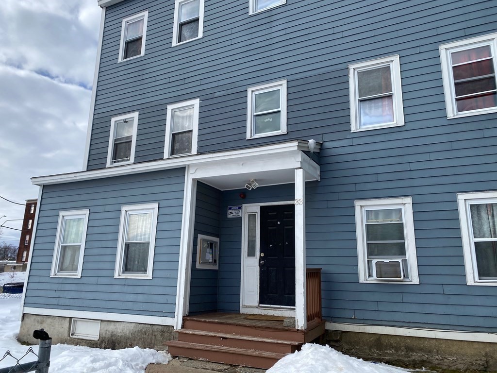 21 Sycamore Street Worcester, MA 01608 - Photo 2 of 6 Gallery Image 2