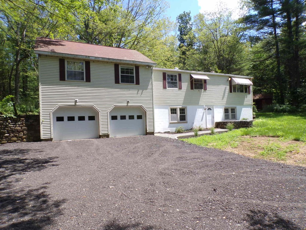 18 Camp Road Sturbridge, MA 01518 - Photo 1 of 21