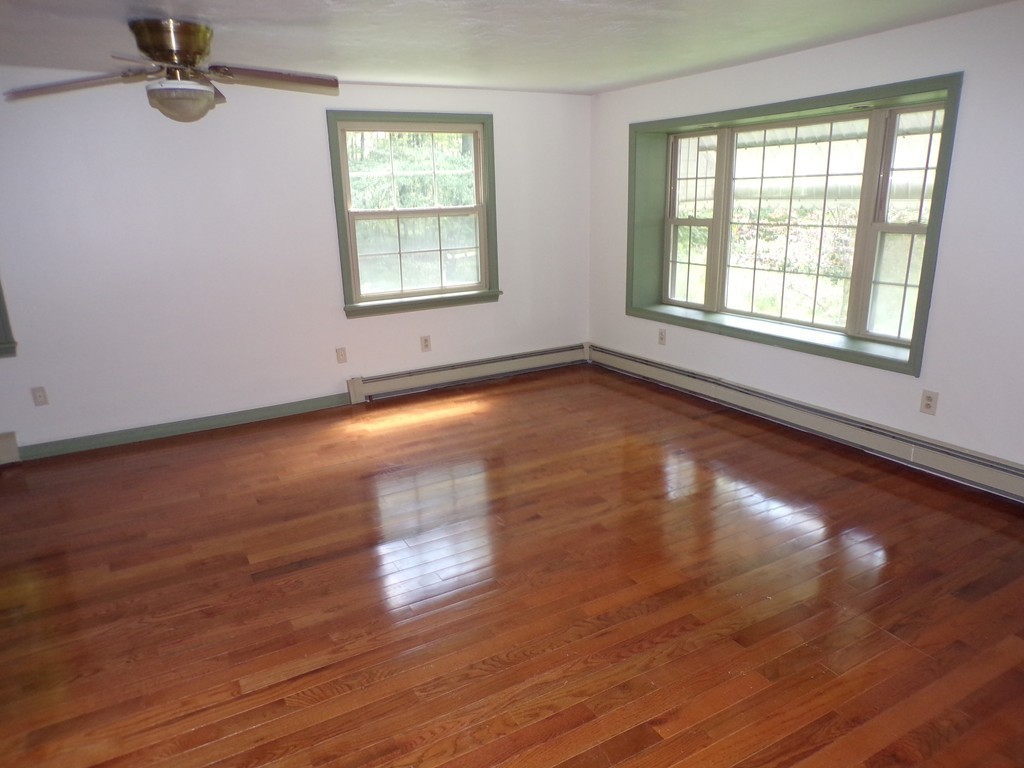 18 Camp Road Sturbridge, MA 01518 - Photo 11 of 21