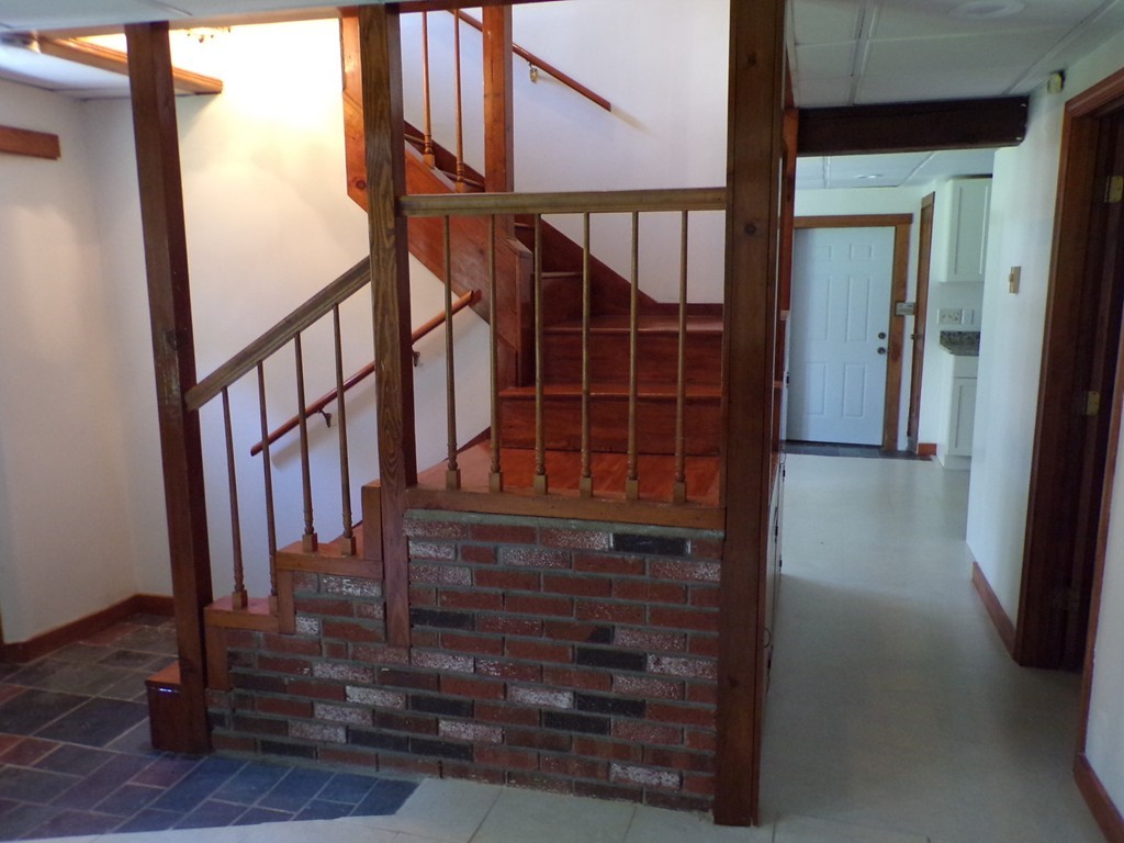 18 Camp Road Sturbridge, MA 01518 - Photo 7 of 21