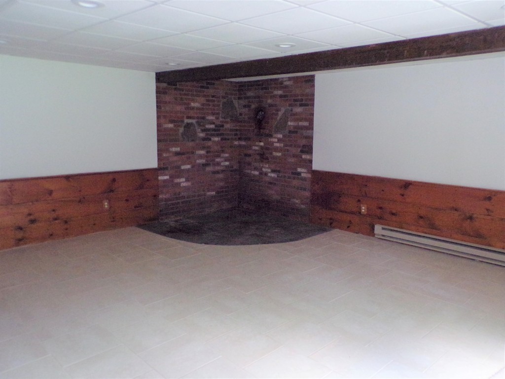 18 Camp Road Sturbridge, MA 01518 - Photo 8 of 21