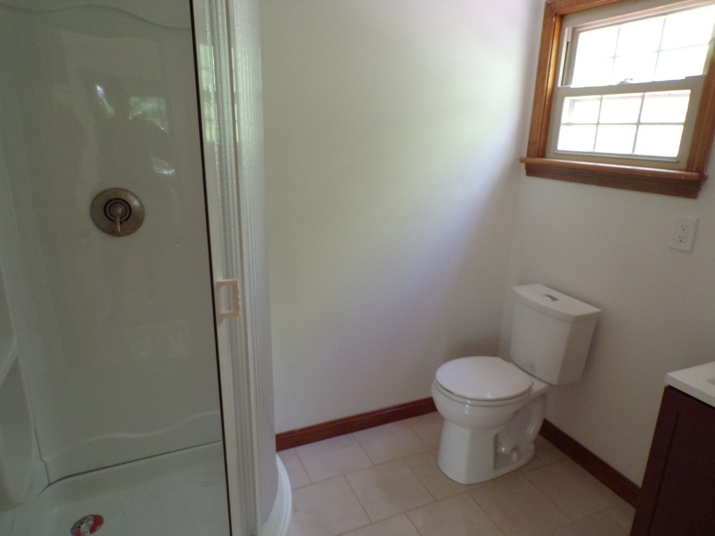 18 Camp Road Sturbridge, MA 01518 - Photo 10 of 21
