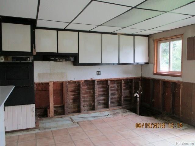 1504 Faussett Road Howell, MI 48855 - Photo 12 of 15 10.JPG